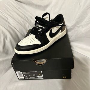 Nike Air Jordan 1 Low - Black & White